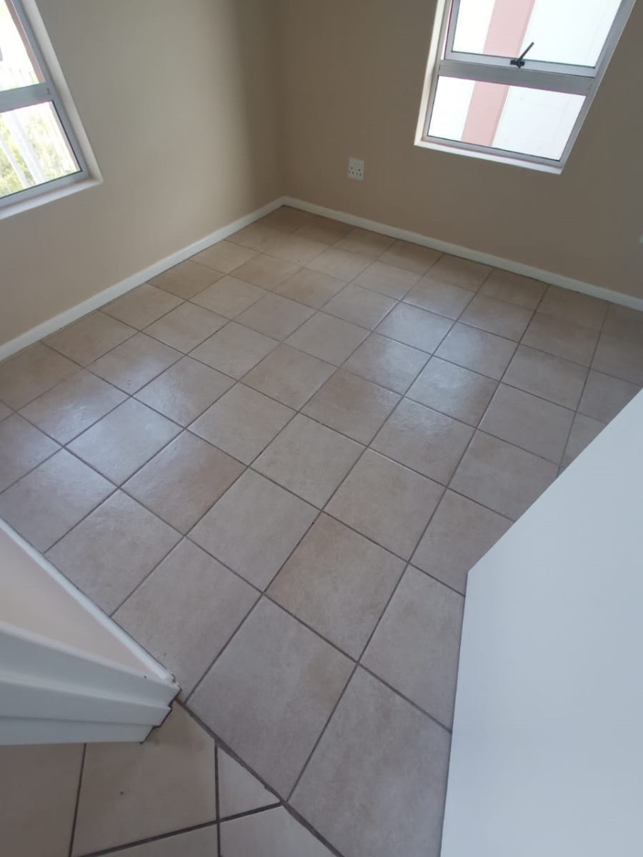 To Let 2 Bedroom Property for Rent in Buh Rein Estate Western Cape